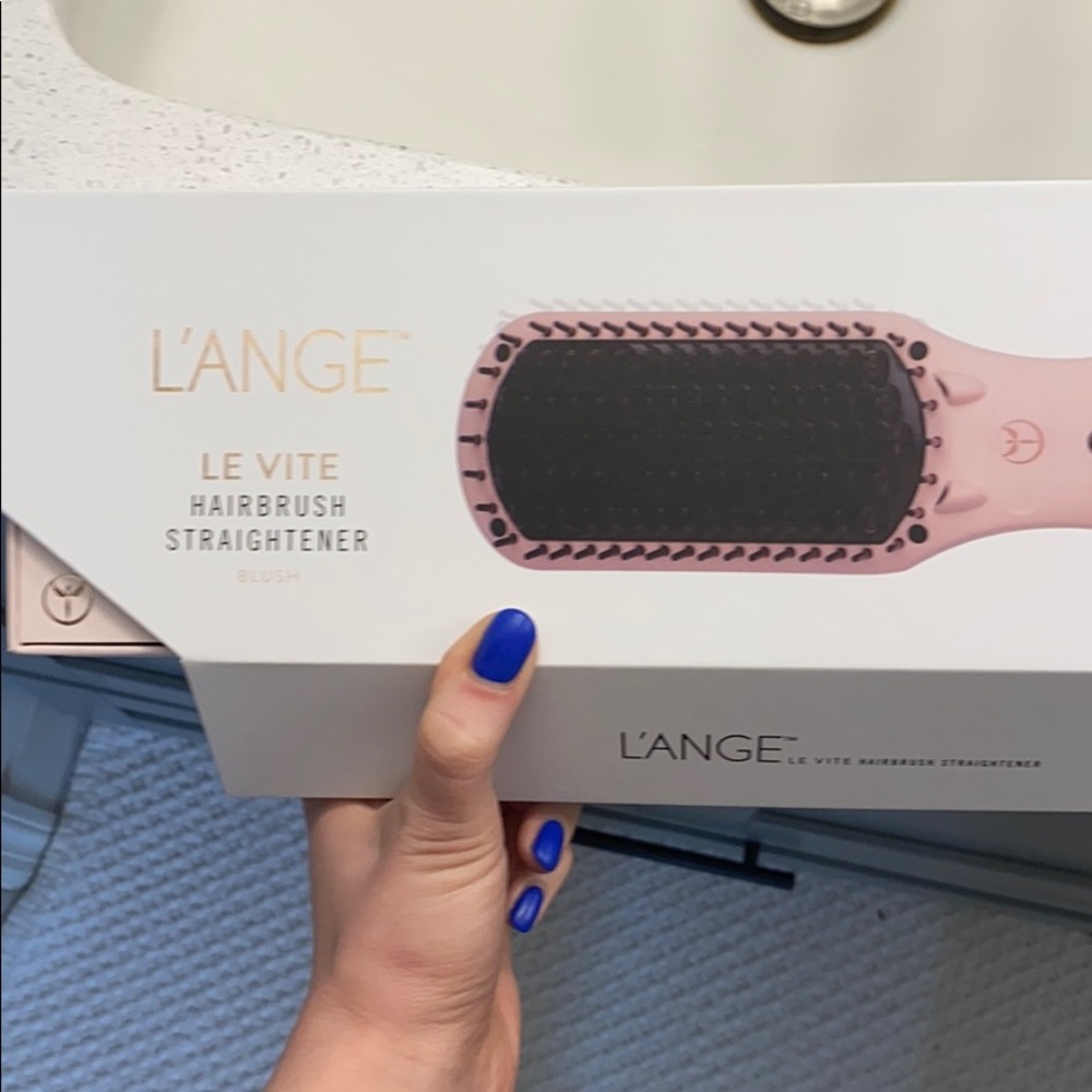 Lange hairbrush straightener